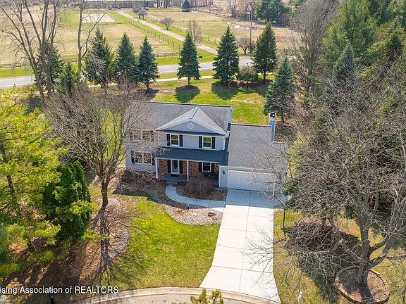 2nd image of 3529 E Hiawatha Dr