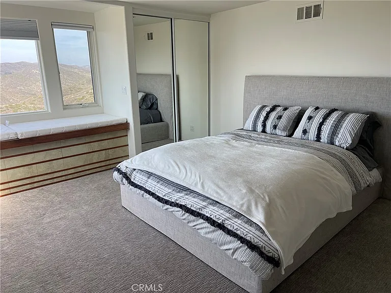 1569 Skyline Dr — Photo 17
