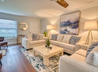 1069 Forest Lakes Dr #1B, Naples, FL 34105