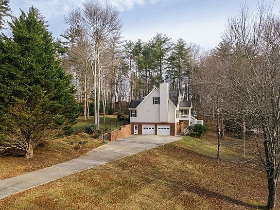 5th image of 94 Old Place Rd