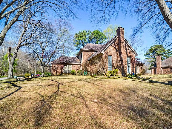 3rd image of 3219 Edgeworth Ln