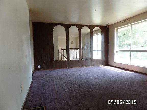3rd image of 423 E Birch Dr