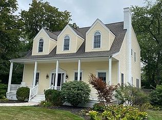 1642 Hawthorne Ln, Glenview, IL 60025