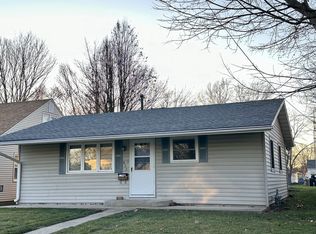 403 S Clinton St, Clinton, IL 61727