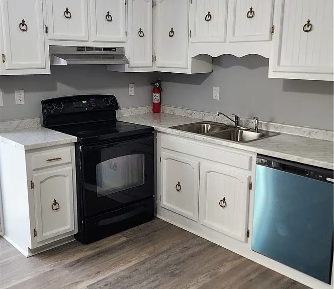 1437 Artesian Ct — Photo 12