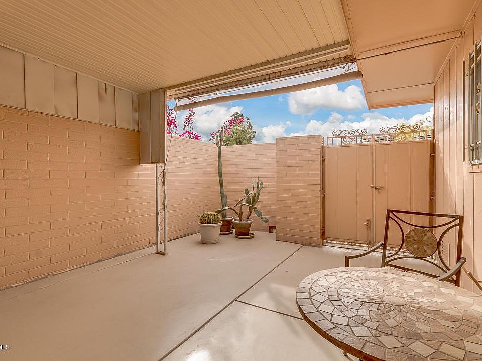 PRIVATE PATIO