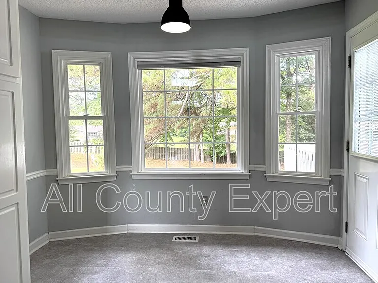 7745 Wynfield Dr — Photo 17