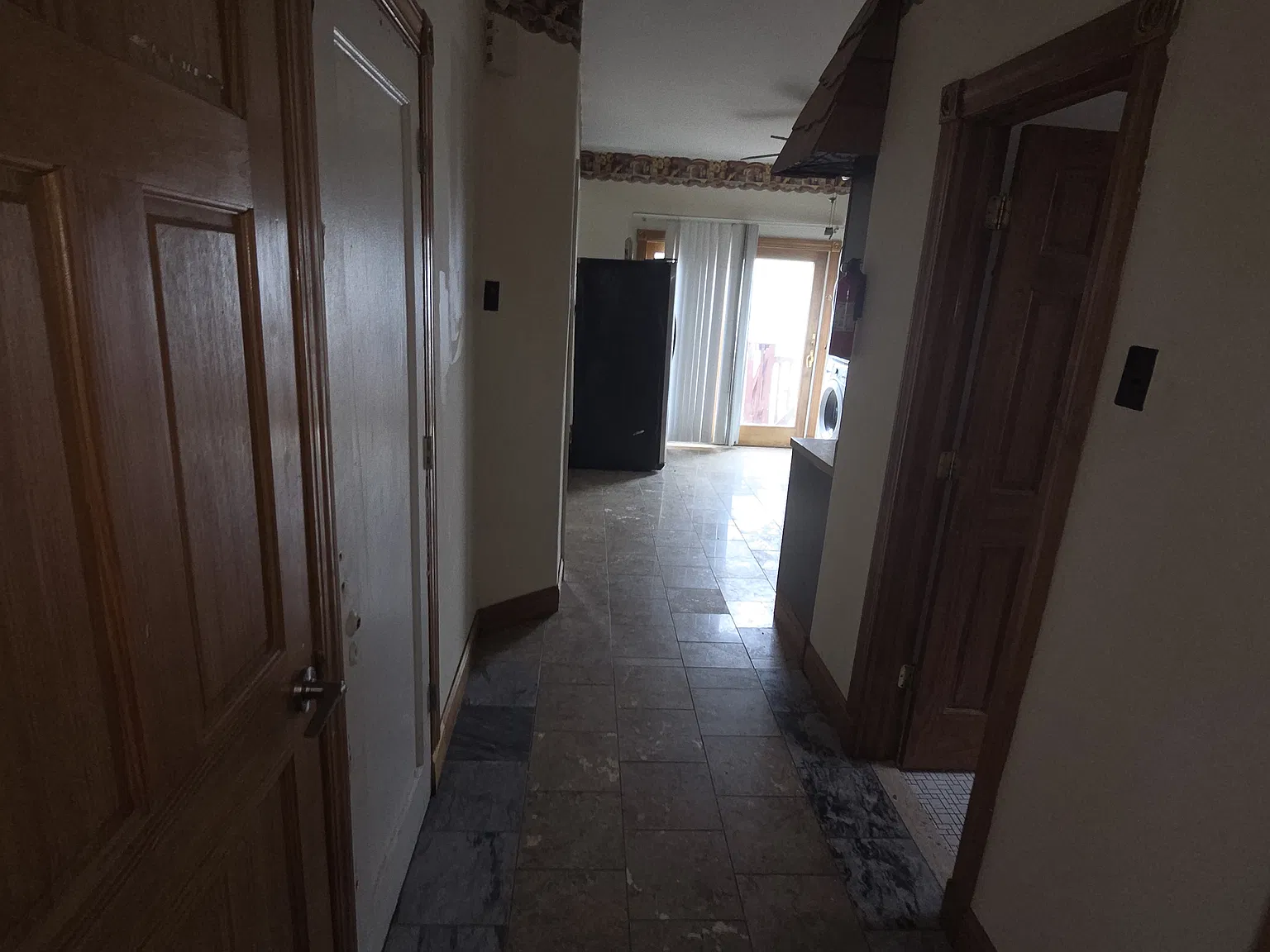 3 bed, $2,500 — Photo 2