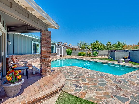 PATIO OFF SITTING ROOM