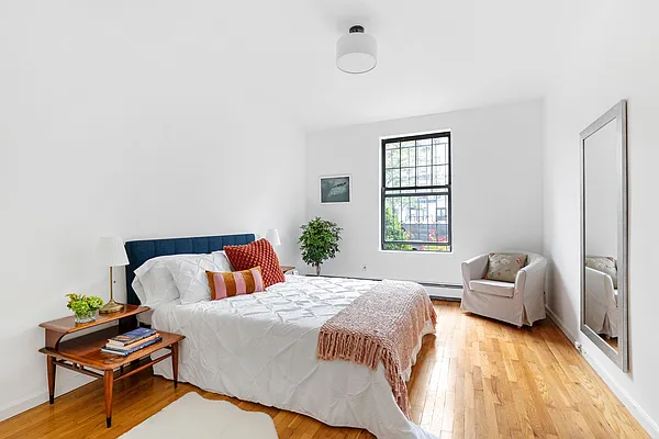 Sold by Compass | media 18