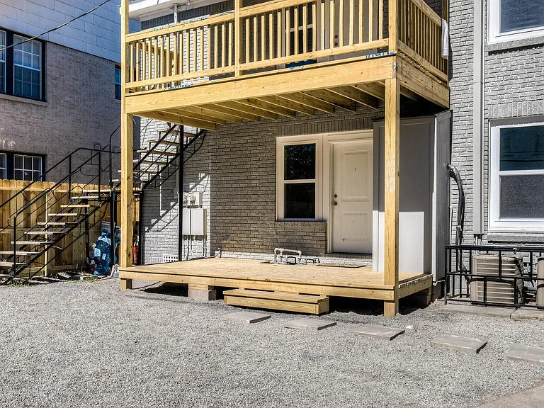 519 W Clay St #2 — Photo 22