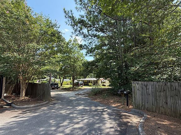 3rd image of 19 Hosiery Mill Rd