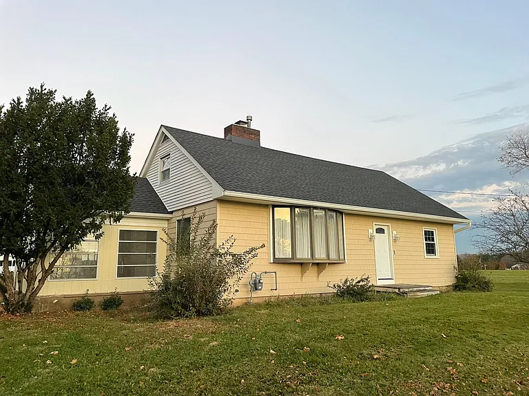299 Bridgepoint Rd — Photo 2