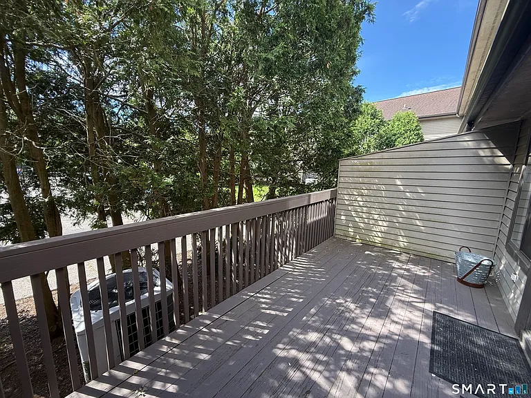 2289 Bedford St #D13 — Photo 18