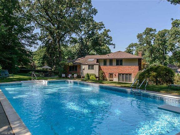 4th image of 41 Viola Dr