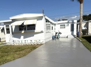 279 Inner Dr E, Venice, FL 34285