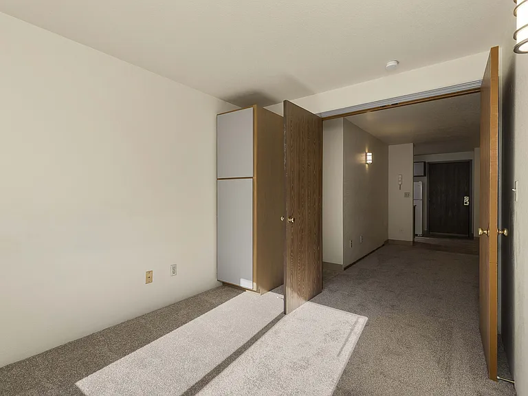 Dry Creek Apartments — Photo 13
