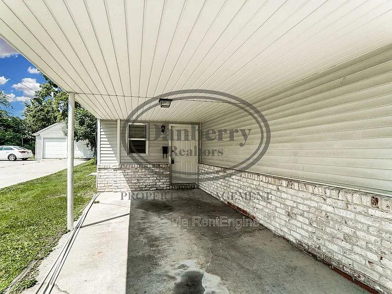 3164 Kylemore Rd — Photo 3
