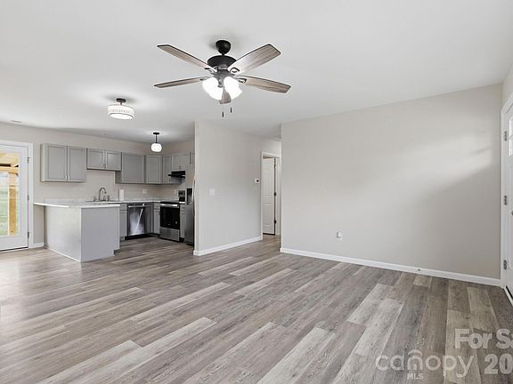 5th image of 1409 Conway Dr