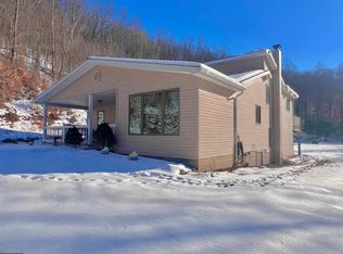 142 Loy Ln, Bristol, WV 26426