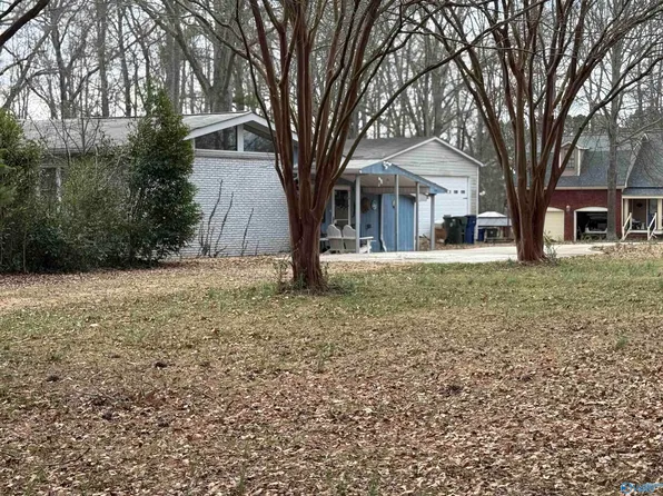 206 Pine Lake Dr, Harvest, AL 35749