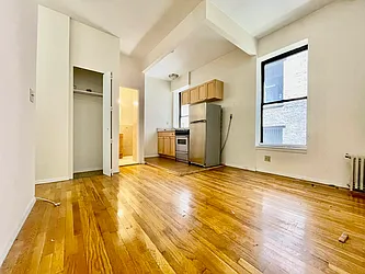 Rented by HOLTON REAL ESTATE INC.