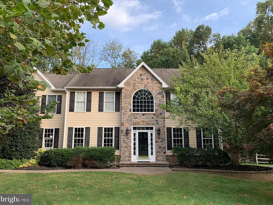 1st image of 946 Burdette Dr