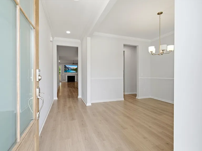 8646 Windsor Hill Blvd — Photo 4