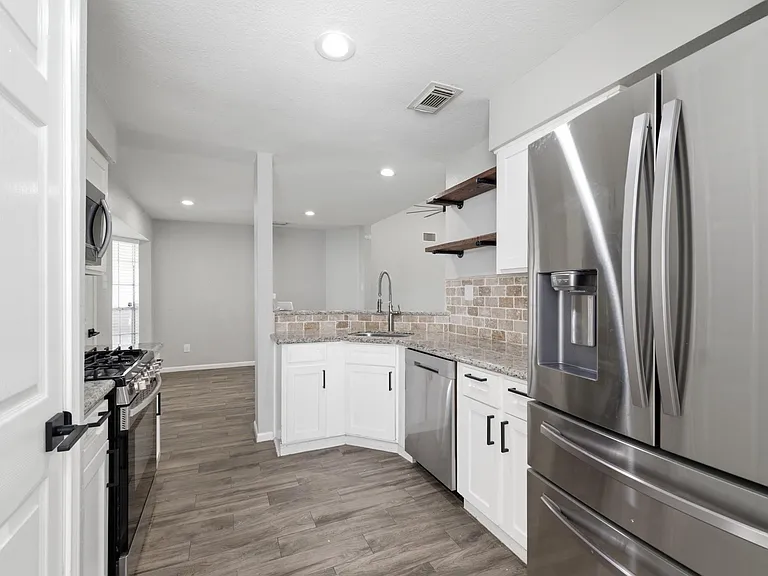 1805 Whitebriar Dr — Photo 9