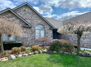 45900 Riverview Ct, Macomb, MI