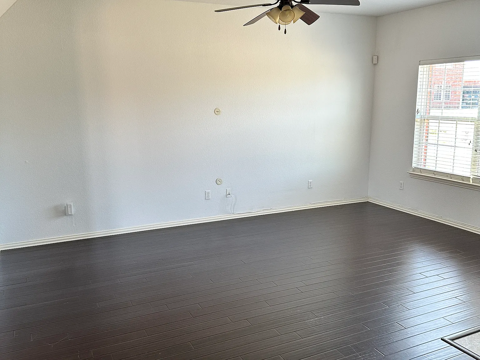 1908 Red Bud Ct — Photo 3