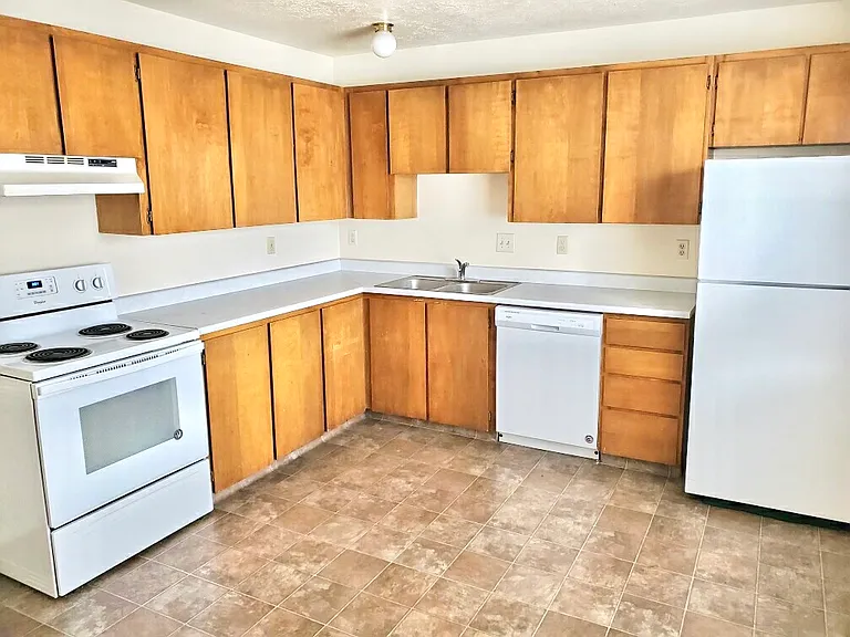 230 Bridger Dr #2 — Photo 8