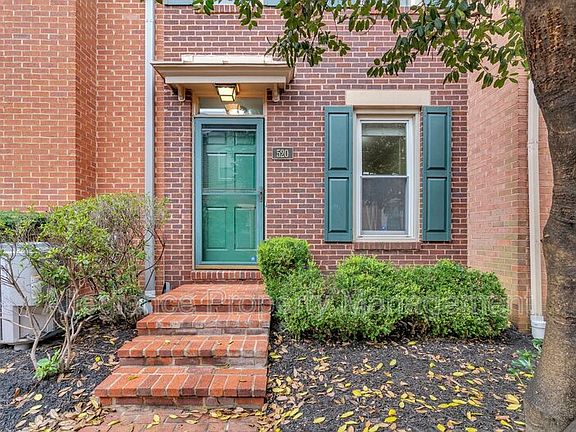 3rd image of 520 Colecroft Ct