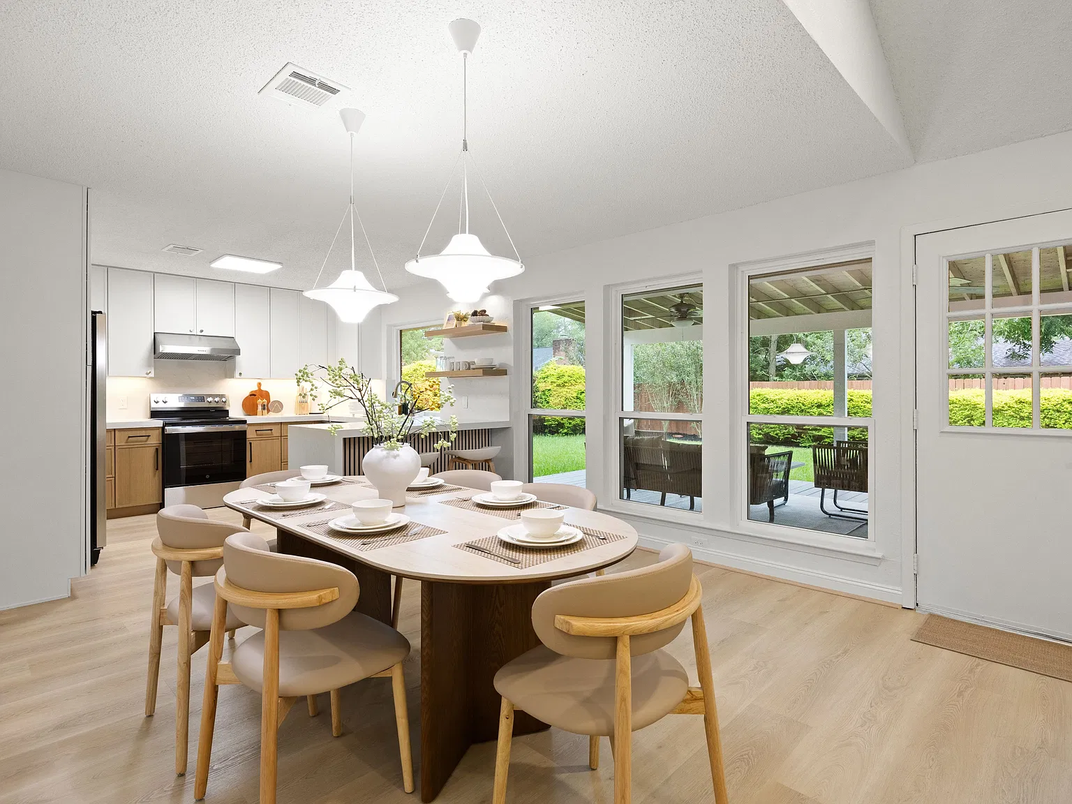 4 bed, 1978 sqft, $5,500 — Photo 2