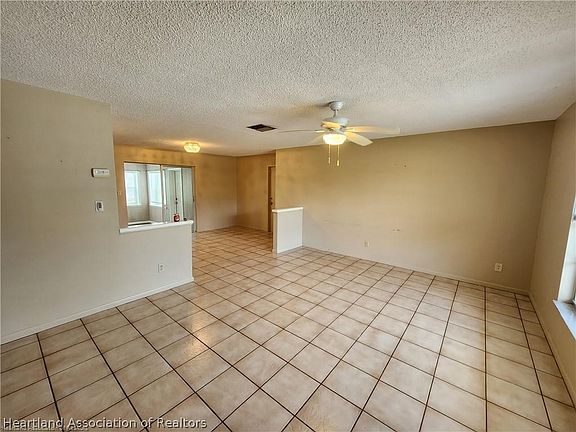3rd image of 1825 Cedarbrook St