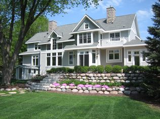 2301 Nagawicka Rd, Hartland, WI 53029