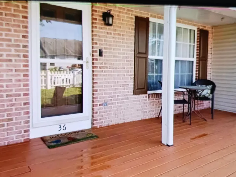 36 Tory Cir — Photo 2