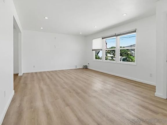 5th image of 720 Safford Ave