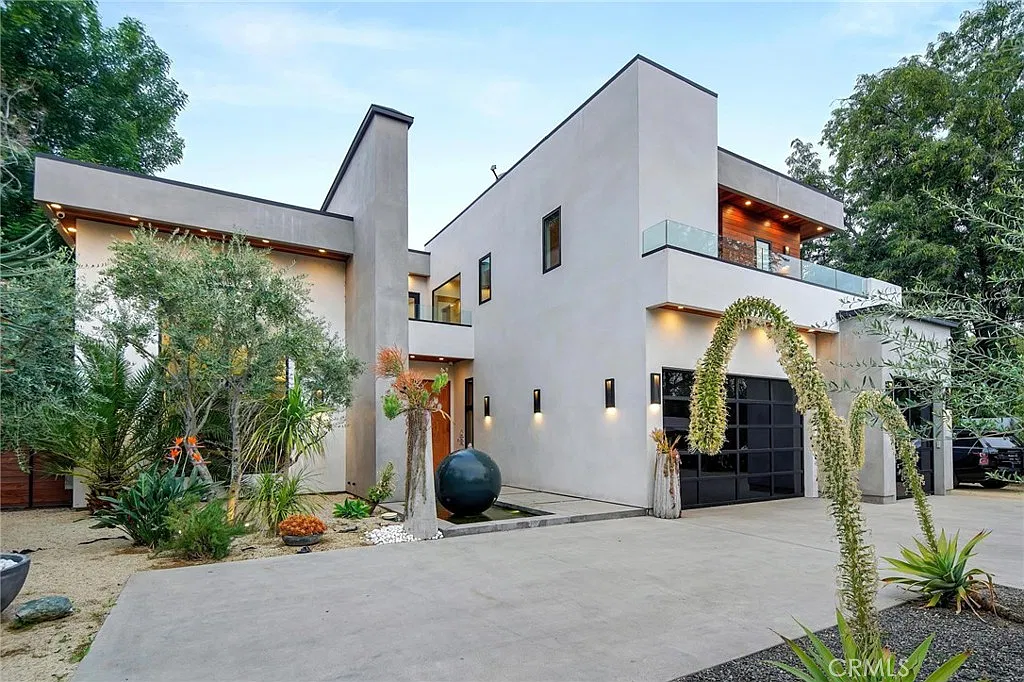5 bed, 7000 sqft, $39,500 — Photo 3