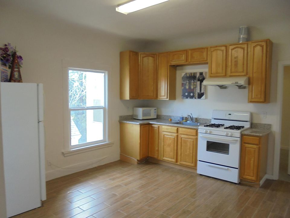1st image of 323 Portland Ave APT 4