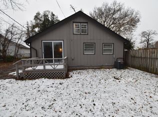 8 Linden Ave, Fox Lake, IL 60020