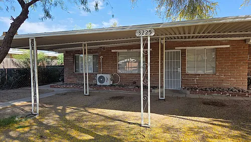 3225 E Patricia St Photo 1