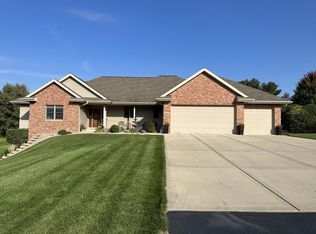 5420 N Old Orchard Dr, Janesville, WI 53545
