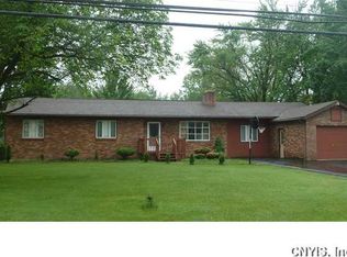 6086 Lakeshore Rd, Cicero, NY 13039