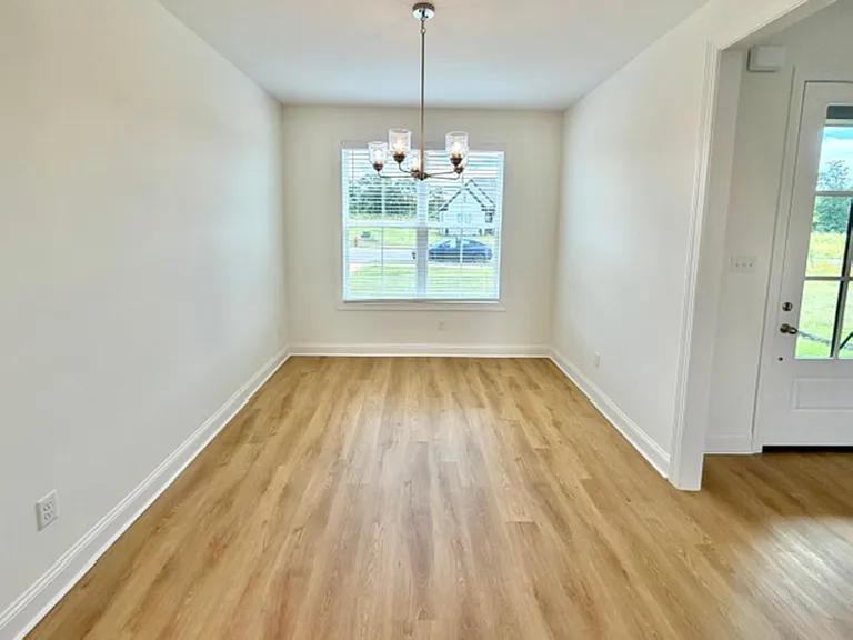 195 Hughetta St — Photo 4
