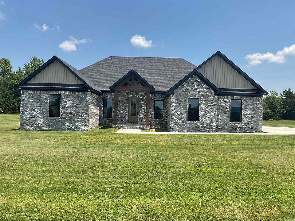 1st image of 75 Emerald Ln