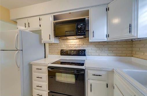 4th image of 6940 Chapel Woods Ln