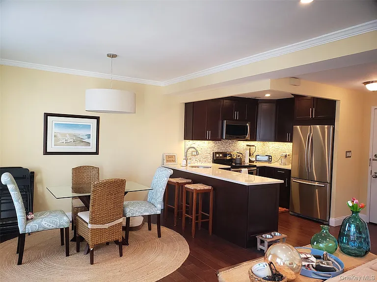 100 W Broadway #7L — Photo 17