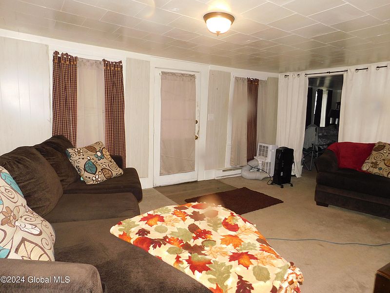 4th image of 13 Montcalm Street #2