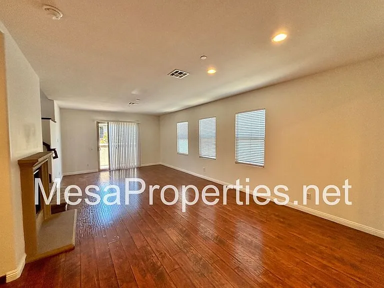 12368 Claredon Dr #6 — Photo 7